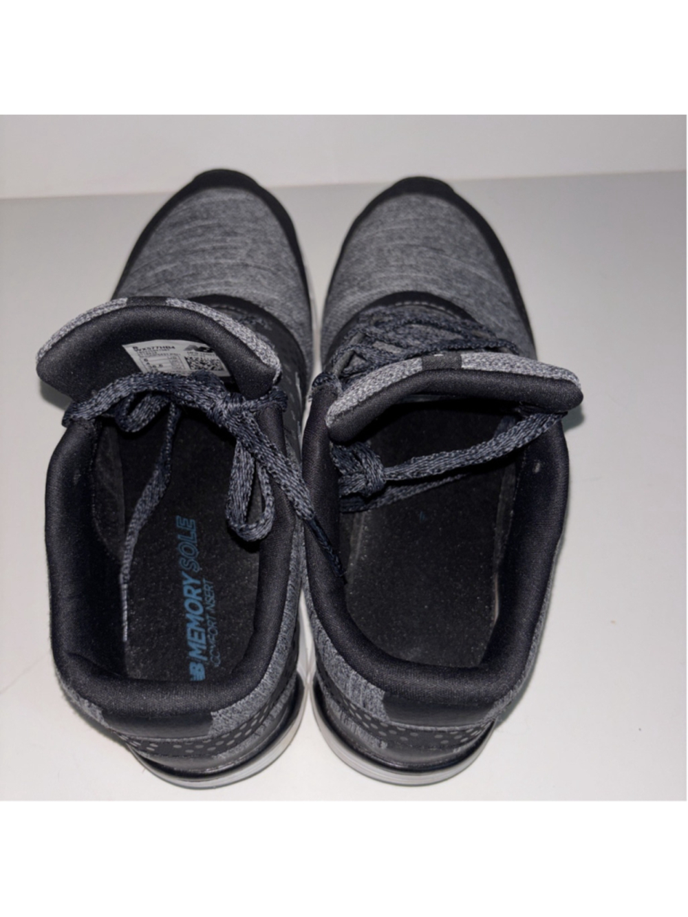 New Balance Black Gray Womens Shoes US Women 6- maybe worn twice!!! Looks great - Picture 6 of 8